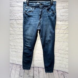 Good American Good Legs Crop Size 30” or 10